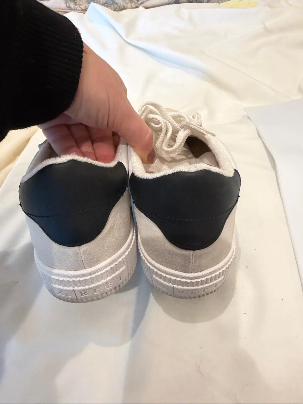 Reef Women's White and Beige Sneakers